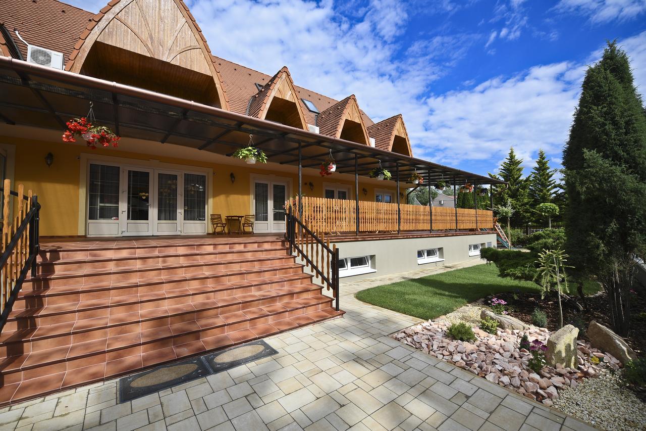 Rajna Villabridge&Spa Bogács Exteriér fotografie